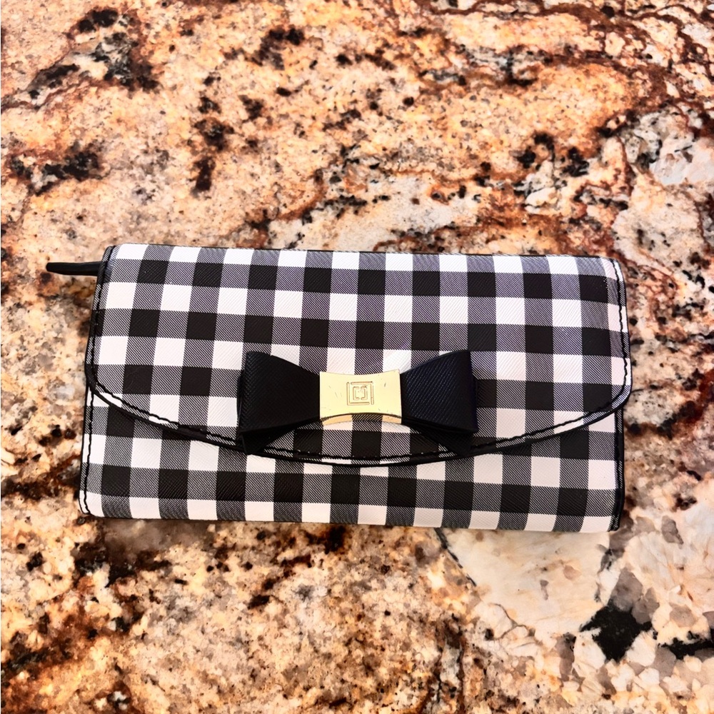 Liz Claiborne Black and White Wallets Timeless Checkered Design